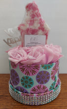 Load image into Gallery viewer, ROSE SOAP GIFT BOX WITH BEAUTIFUL RHINESTONES
